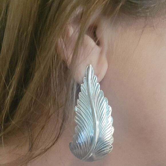 Sterling James Toadlena Navajo Statement Leaf Post Earrings - Picture 5 of 7